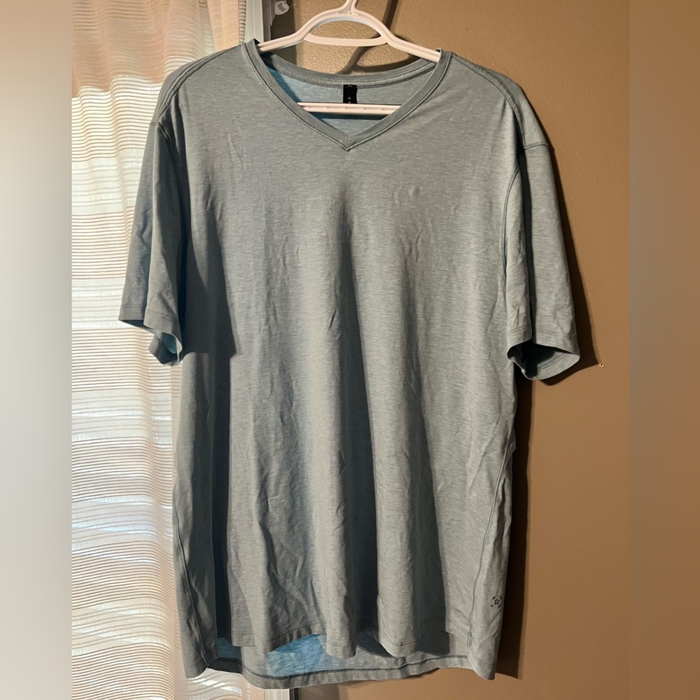 Men’s Lululemon v neck shirt